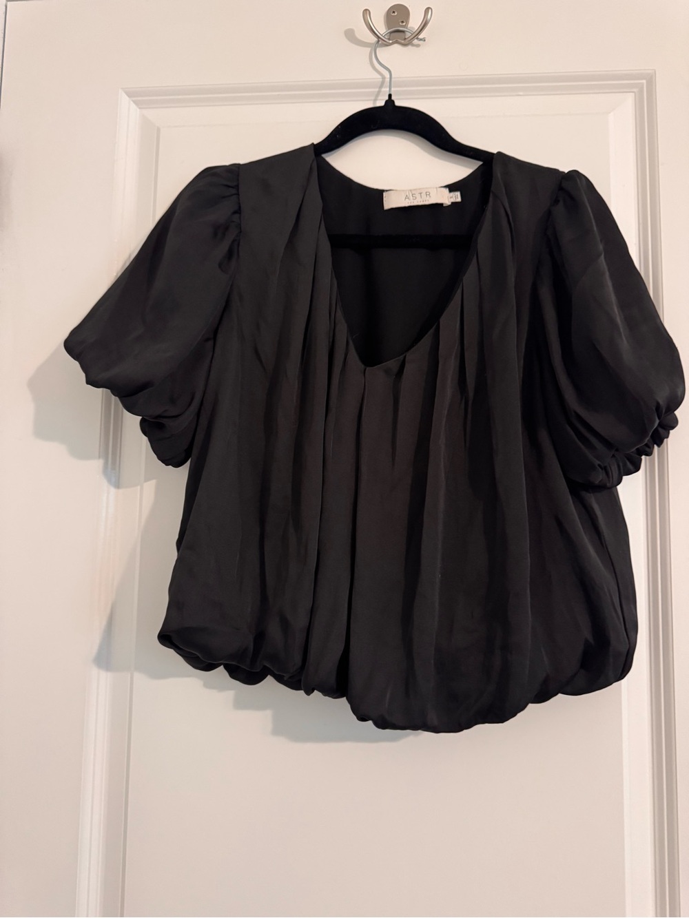 ASTR Black Pleated Puff Sleeve Blouse